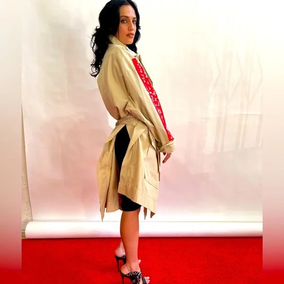 Vivienne Westwood “ACTIVE RESISTANCE TO PROPAGANDA” TRENCH COAT NWT SS16 - Picture 2 of 13